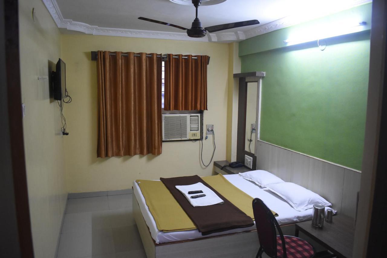 Hotel Sai Vishwa Shirdi Buitenkant foto