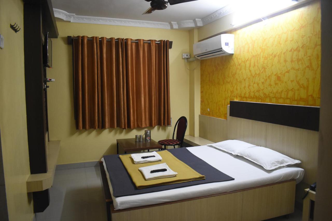 Hotel Sai Vishwa Shirdi Buitenkant foto
