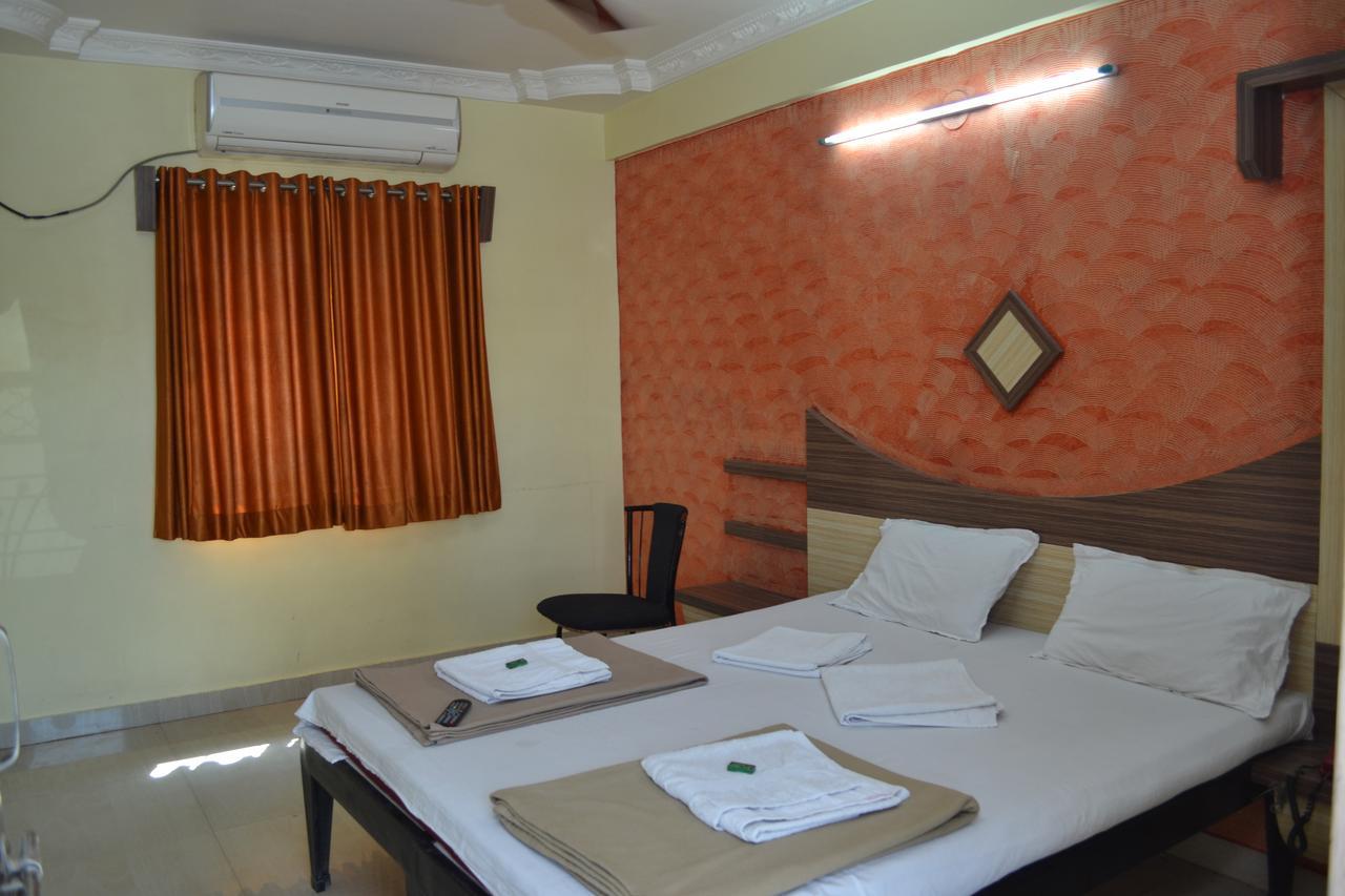 Hotel Sai Vishwa Shirdi Buitenkant foto